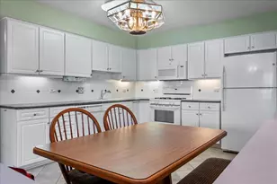 7071 W Touhy Ave, Niles, IL 60714 - Photo 11