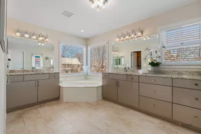 2888 Whispering Oaks Court, Buffalo Grove, IL 60089 - Photo 19