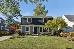 746 N Pine Ave, Arlington Heights, IL 60004 - Photo 1