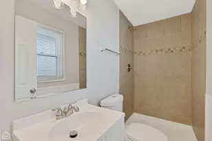 15666 Woodlawn E Ave, South Holland, IL 60473 - Photo 9