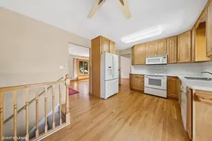 7769 Danbury Dr, Darien, IL 60561 - Photo 7