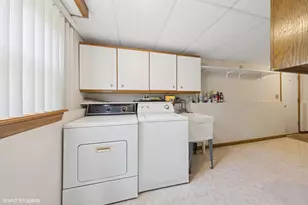 7769 Danbury Dr, Darien, IL 60561 - Photo 11