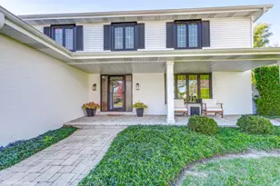 7832 Adams St, Darien, IL 60561 - Photo 3