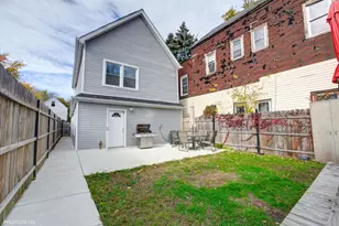 8404 S Exchange Ave, Chicago, IL 60617 - Photo 25