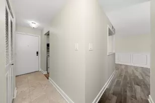 7100 W 95th St, Oak Lawn, IL 60453 - Photo 11