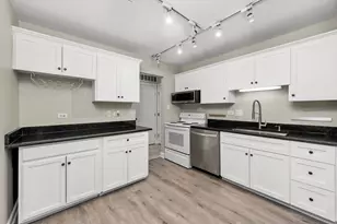 7100 W 95th St, Oak Lawn, IL 60453 - Photo 13