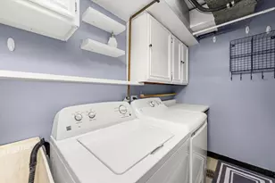 7100 W 95th St, Oak Lawn, IL 60453 - Photo 29