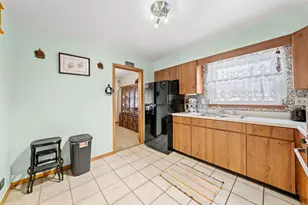 8819 N Wisner St, Niles, IL 60714 - Photo 5