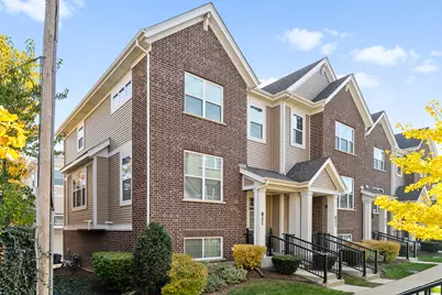 821 Lexington Circle E, Des Plaines, IL 60016 - Photo 1