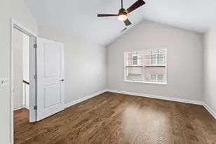 821 Lexington Cir E, Des Plaines, IL 60016 - Photo 19