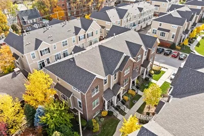 821 Lexington Circle E, Des Plaines, IL 60016 - Photo 3