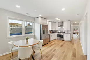 135 Custer Ave, Evanston, IL 60202 - Photo 3