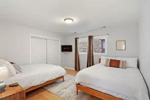 135 Custer Ave, Evanston, IL 60202 - Photo 13