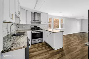 135 Custer Ave, Evanston, IL 60202 - Photo 3