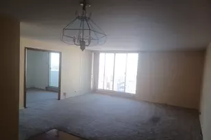 6033 N Sheridan Rd, Chicago, IL 60660 - Photo 3