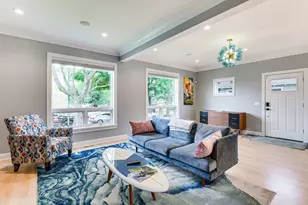 4727 N Kiona Ave, Chicago, IL 60630 - Photo 11