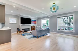 4727 N Kiona Ave, Chicago, IL 60630 - Photo 9