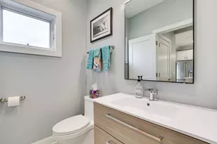 4727 N Kiona Ave, Chicago, IL 60630 - Photo 17