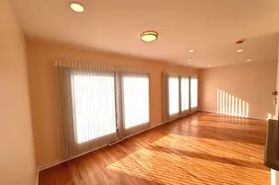 1042 W Central Rd, Mount Prospect, IL 60056 - Photo 9