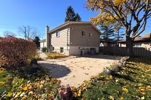 1042 W Central Rd, Mount Prospect, IL 60056 - Photo 25