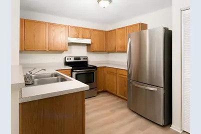 1309 Silverstone Drive #1309, Carpentersville, IL 60110 - Photo 5