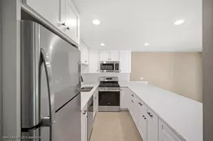 19 Cour Leroux, Palos Hills, IL 60465 - Photo 3