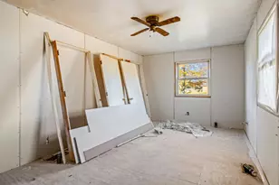 5827 E 3500S Rd, Saint Anne, IL 60964 - Photo 11