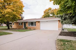 6800 W 97th St, Oak Lawn, IL 60453 - Photo 1