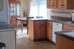 81 Lillian Ln, Yorkville, IL 60560 - Photo 5