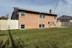 5701 Emerson St, Morton Grove, IL 60053 - Photo 3