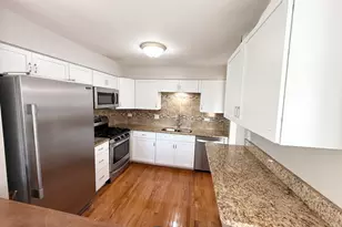 27W210 Providence Ln, Winfield, IL 60190 - Photo 5