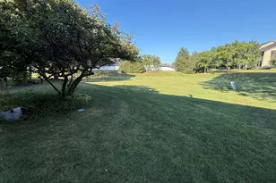 27W210 Providence Ln, Winfield, IL 60190 - Photo 11