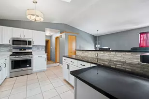 5356 W Dixie Dr, Alsip, IL 60803 - Photo 7