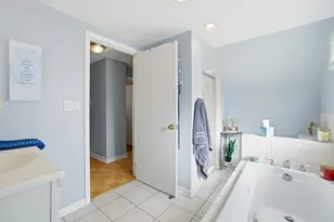 9131 Newcastle Ave, Morton Grove, IL 60053 - Photo 17