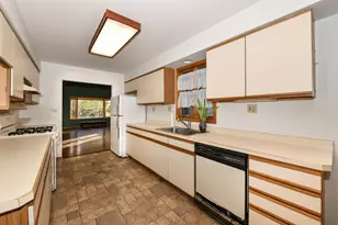 2631 Carmel Blvd, Zion, IL 60099 - Photo 9