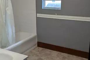 109 N May St, Aurora, IL 60506 - Photo 11