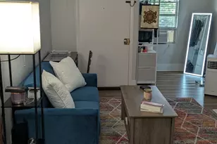 109 N May St, Aurora, IL 60506 - Photo 3