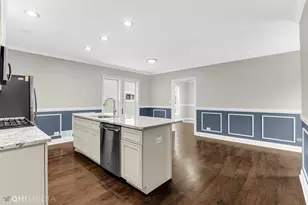 19 Augusta St, Oak Park, IL 60302 - Photo 5