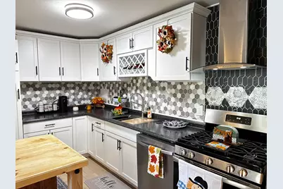 327 Tulsa Avenue, Carpentersville, IL 60110 - Photo 15