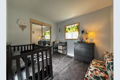 327 Tulsa Avenue, Carpentersville, IL 60110 - Photo 9