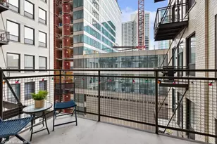 910 S Michigan Ave, Chicago, IL 60605 - Photo 15