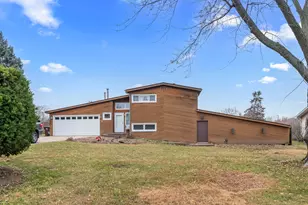 1009 Murphy Dr, Joliet, IL 60435 - Photo 1