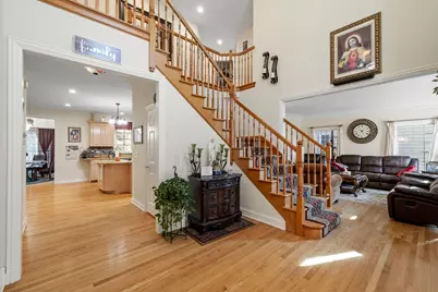 725 Heath Court, Westmont, IL 60559 - Photo 3