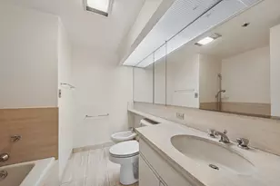 950 N Michigan Ave, Chicago, IL 60611 - Photo 19