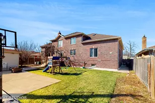 6909 Beckwith Rd, Morton Grove, IL 60053 - Photo 31