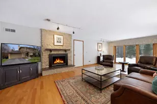 320 W Russell St, Barrington, IL 60010 - Photo 7