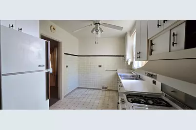 8341 N Osceola Avenue, Niles, IL 60714 - Photo 9