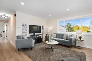 823 Cambridge Pl, Wheeling, IL 60090 - Photo 5