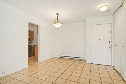 802 E Old Willow Road #113, Prospect Heights, IL 60070 - Photo 3