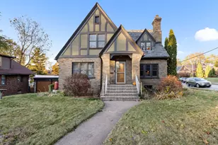 2322 E State St, Rockford, IL 61104 - Photo 1